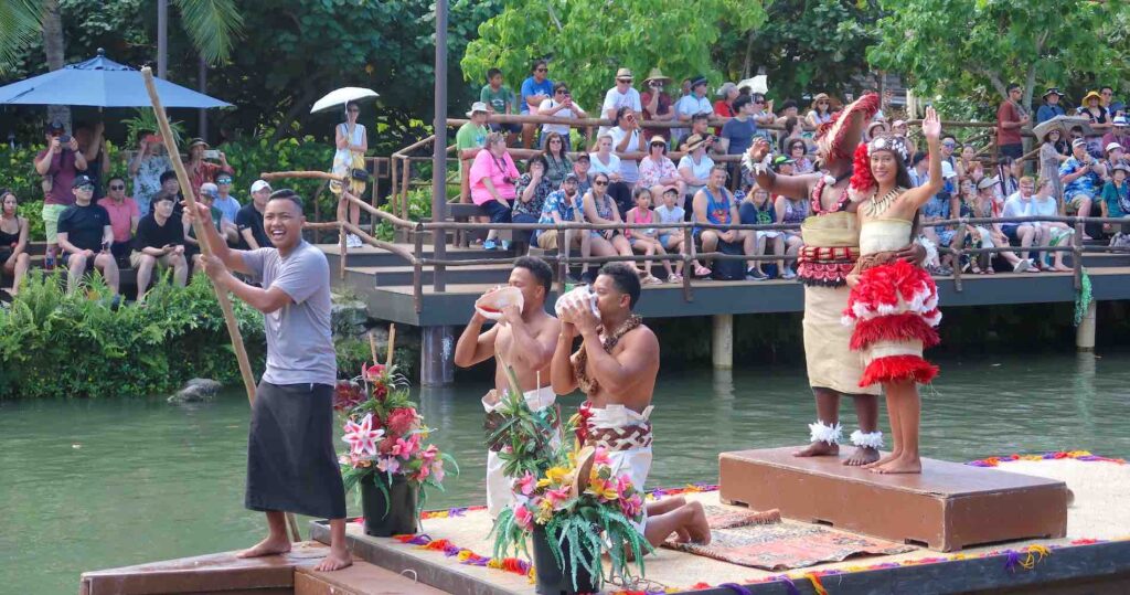 How Can I Experience The Polynesian Cultural Heritage?