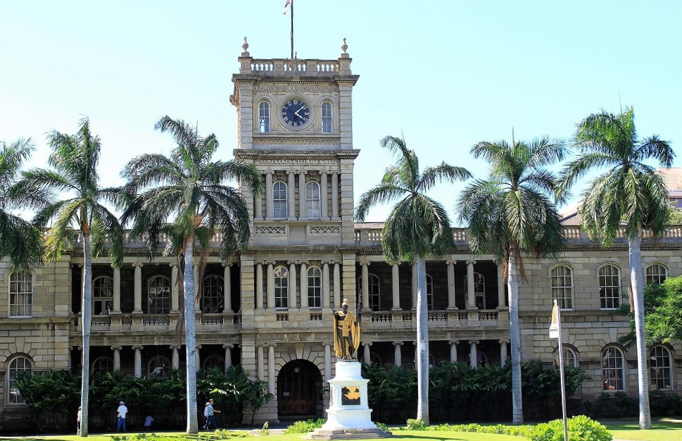 How Do I Visit The Iolani Palace In Honolulu?