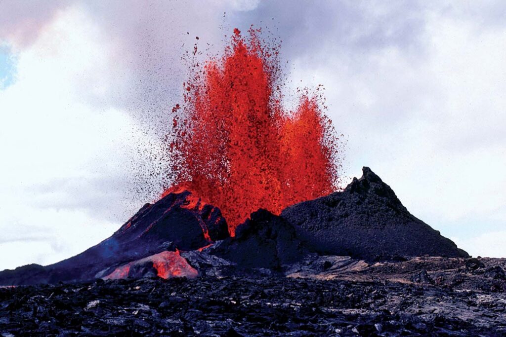 Where Can I See Active Volcanoes In Hawaii?